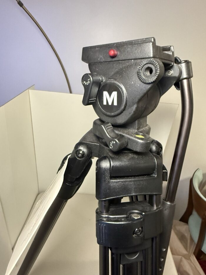 Magnus VT-4000 Tripod